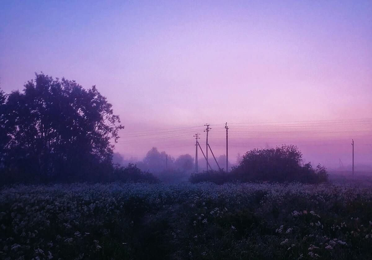 理性追星,一名球迷跑到C罗身边试图与其自拍,被C罗一把推开